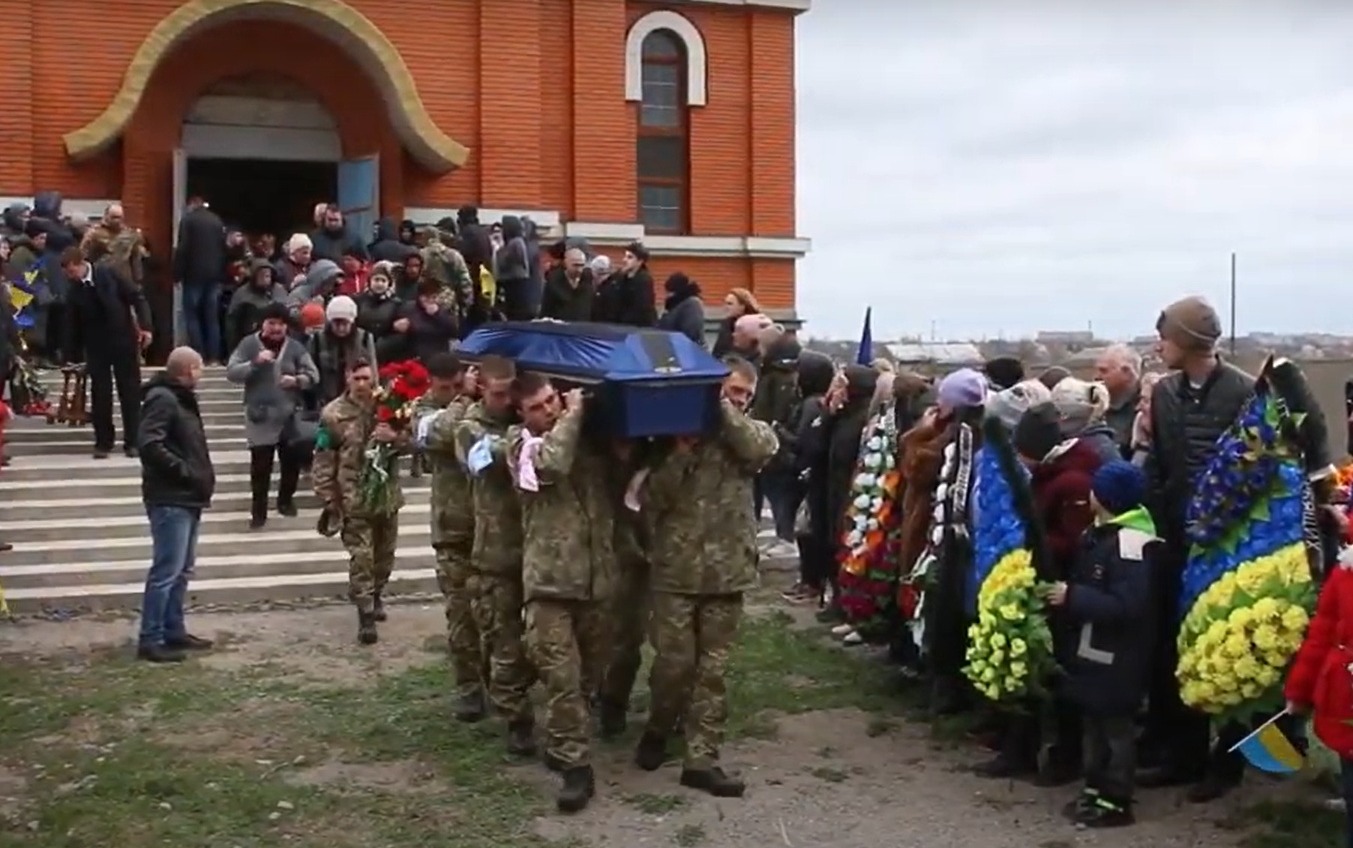 В Красноселке простились с павшими украинскими защитниками (видео) «фото»