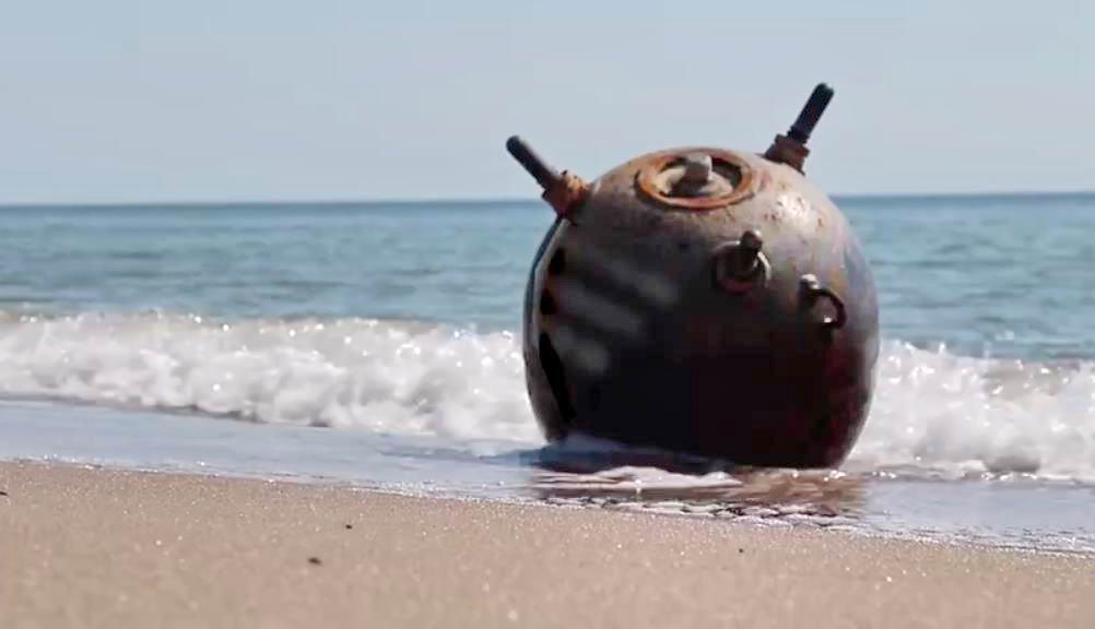 В Одессе обезвредили две морские мины, выброшенные на берег «фото»