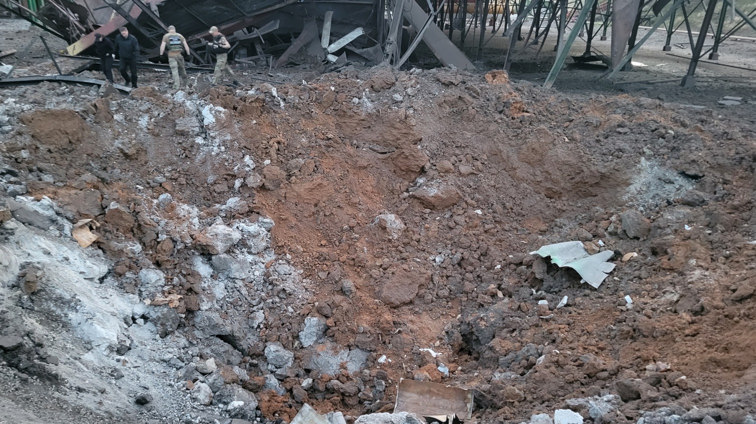 Военные показали последствия ракетного удара по промпредприятию в Одесской области (фото) «фото»