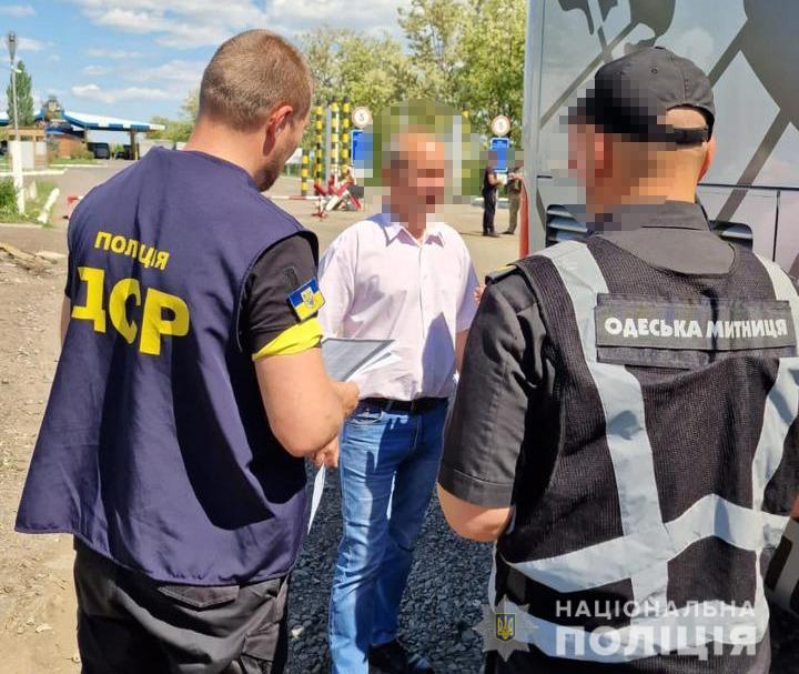 Фальшивая «гуманитарка»: в Одесской области иностранца поймали на контрабанде под видом помощи «фото»