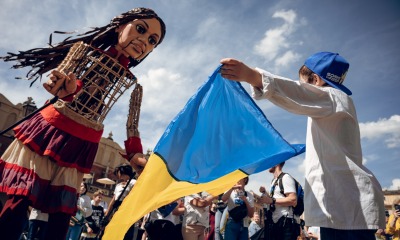 В Краков для поддержки украинцев привезли гигантскую куклу «Амаль» (фото) «фото»