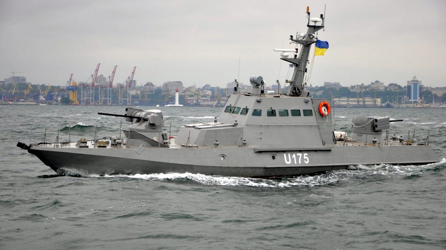 Возле Змеиного обнаружен захваченный оккупантами катер ВМС Украины «фото»