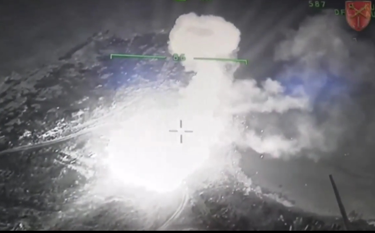 Над островом Змеиный уничтожили российский вертолет с десантом «фото»