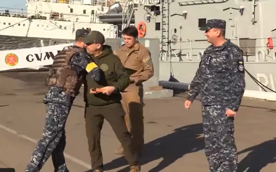 В Одессе министр обороны Украины наградил защитников «фото»