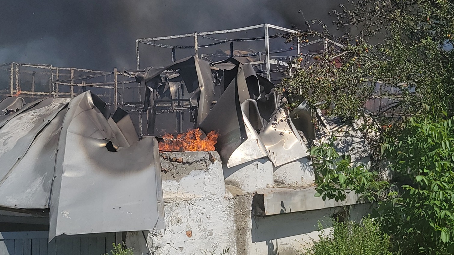 Ракета оккупантов уничтожила продовольственный склад в Одессе (фото) «фото»