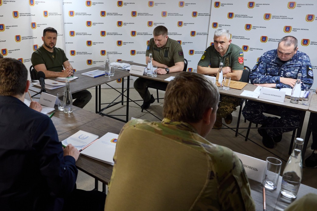 Зеленский провел совещание в Одессе: жертвами обстрелов стали 55 жителей региона «фото»