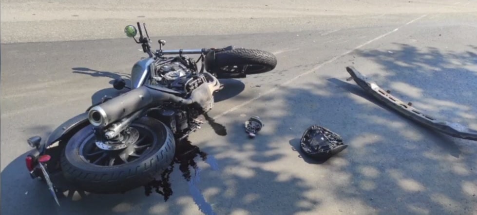 На Овидиопольской дороге сбили мотоциклиста, а по Таирова бродил мужчина с кинжалом (фото) «фото»