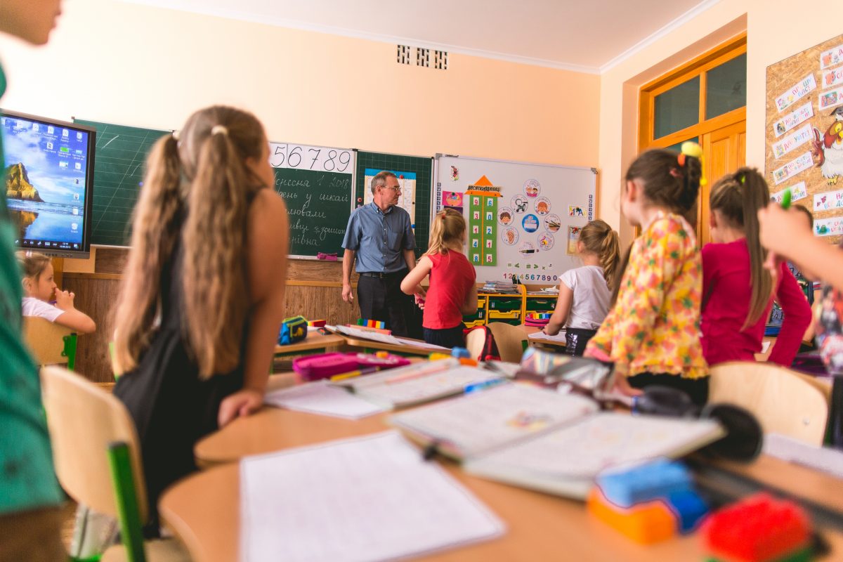 С 1 сентября украинские школьники смогут вернуться за парты в школу – МОН «фото»