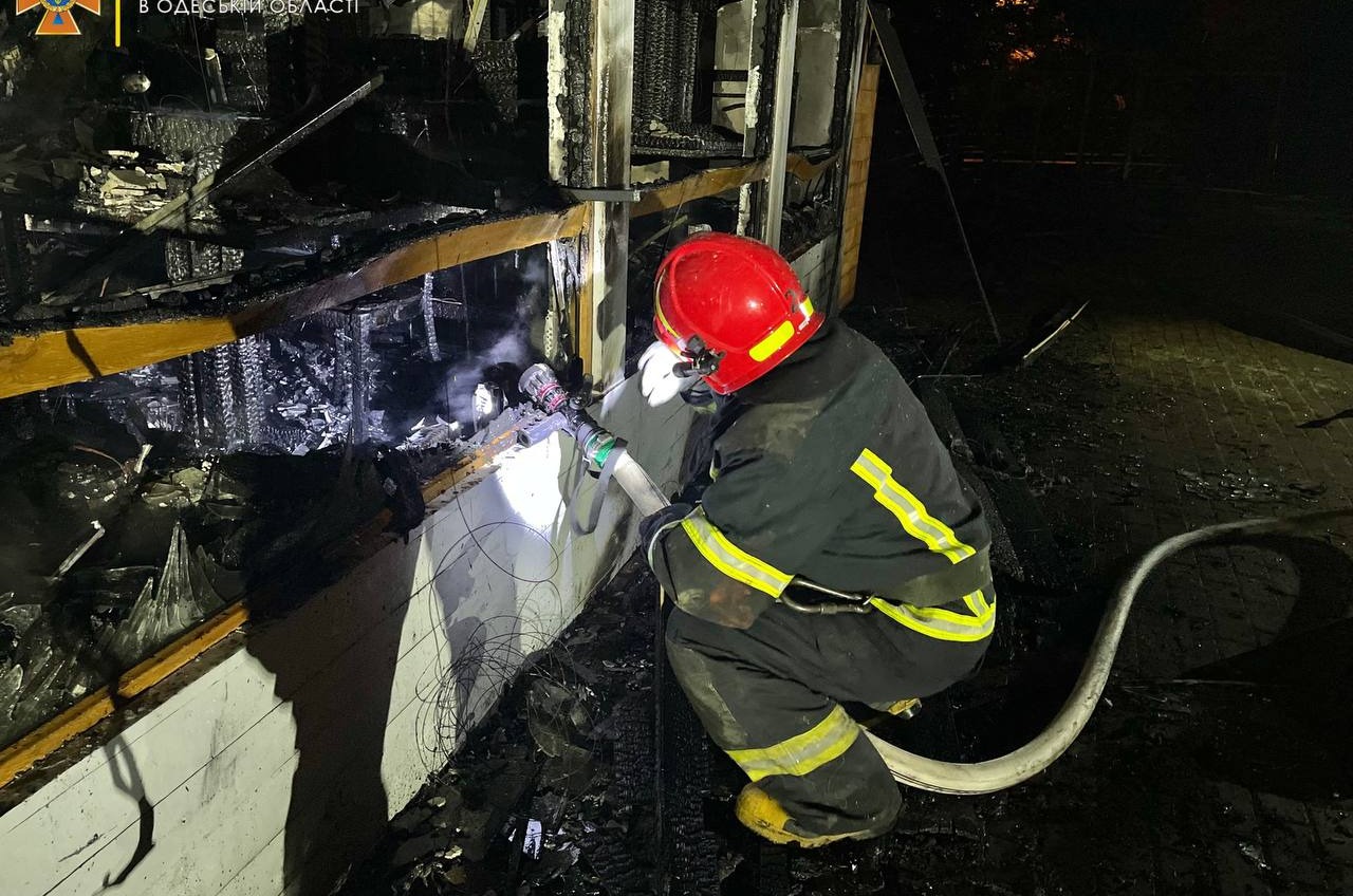 Ночью в переулке Каркашадзе горело кафе (фото) «фото»