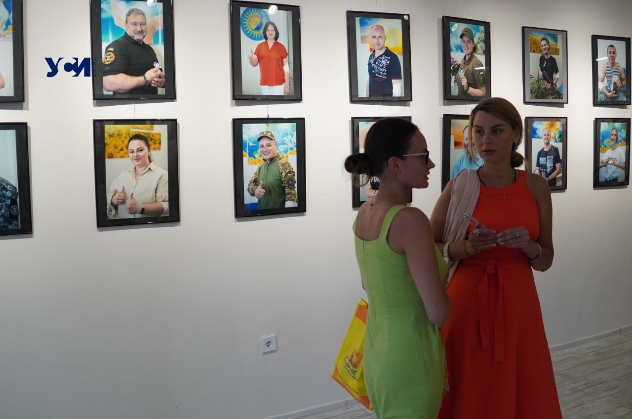 Не все могут воевать, но помочь мы должны: в Одессе открылась выставка о донорстве (фото) «фото»