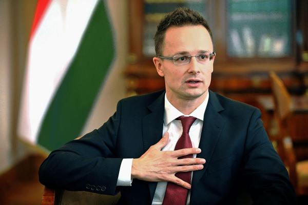 Сіяючий Сіярто та кумпанія usionline.com Сіяючий Сіярто та кумпанія «фото»