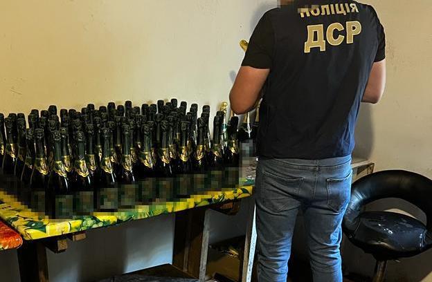В Одесі викрили підпільний “завод шампанських вин” (фото) «фото»