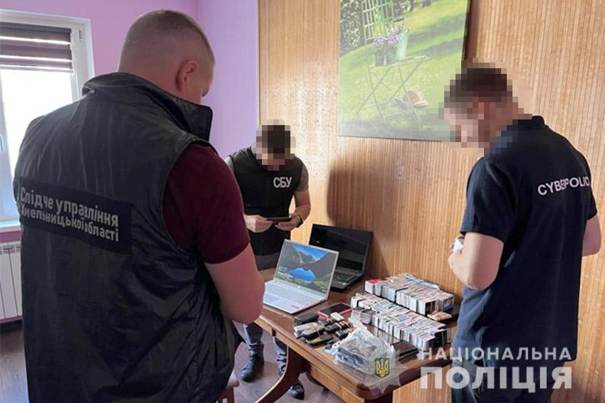«Розраховувались з агентами Кремля» – поліцейські викрили канал, по переправці грошей з РФ до України (фото) «фото»