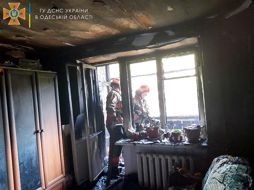 Пожежа спалахнула в багатоповерхівці Чорноморська (фото) «фото»