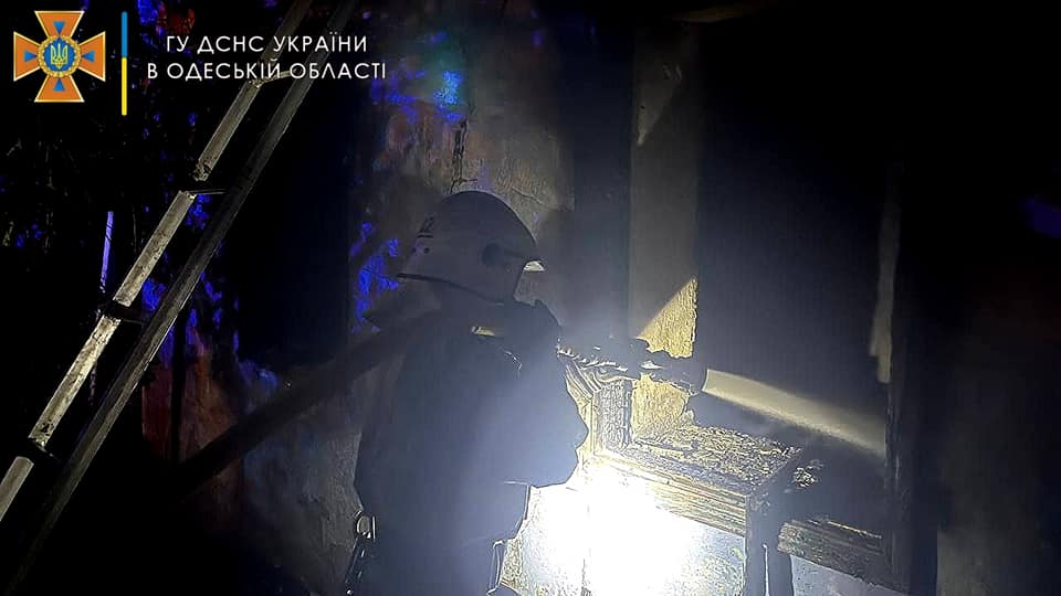 На Одещині горів приватний будинок: загинули двоє людей (фото) «фото»