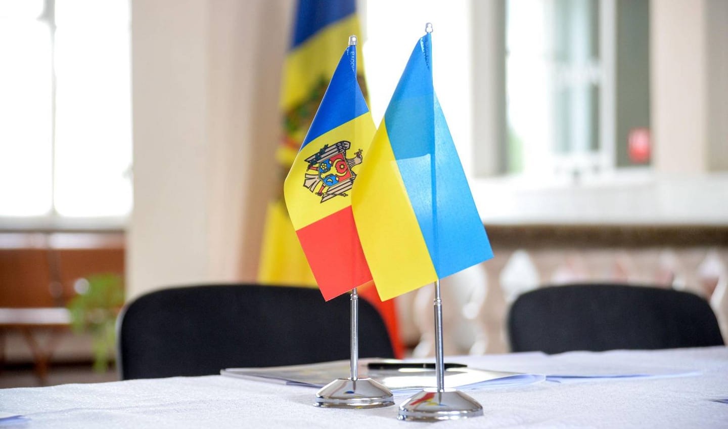 Україна та Молдова скасували дозволи на міжнародні вантажні перевезення «фото»