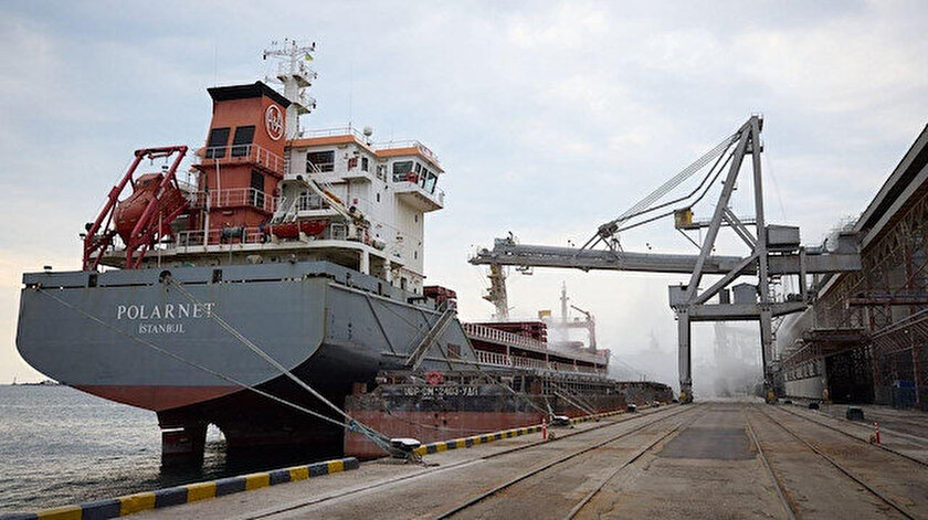 Судно з зерном затримується у порту Чорноморська «фото»