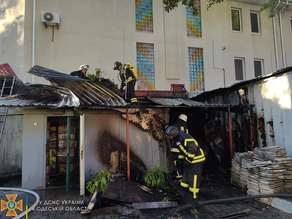 В будинку-інтернаті “Одеський” сталася пожежа (фото) «фото»