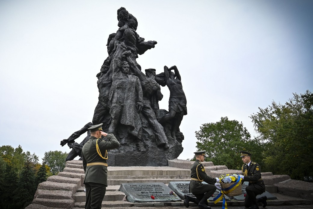 В Україні вшановують жертв трагедії Бабиного Яру (фото) «фото»