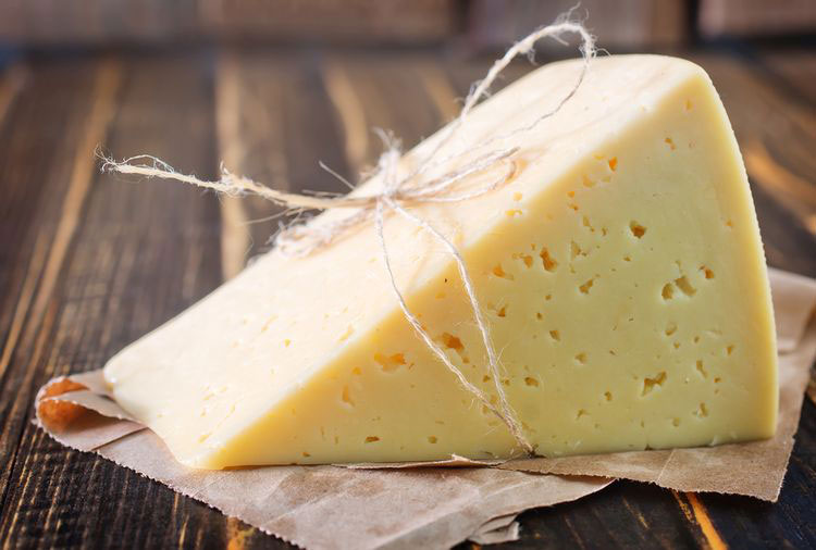Обережно: в одеських магазинах можуть з’явитися небезпечні сир і сосиски «фото»