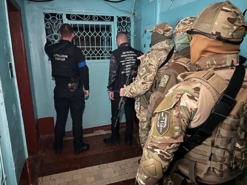 На Одещині затримали жінку, яка вербувала жінок для зайняття проституцією за кордоном (фото) «фото»