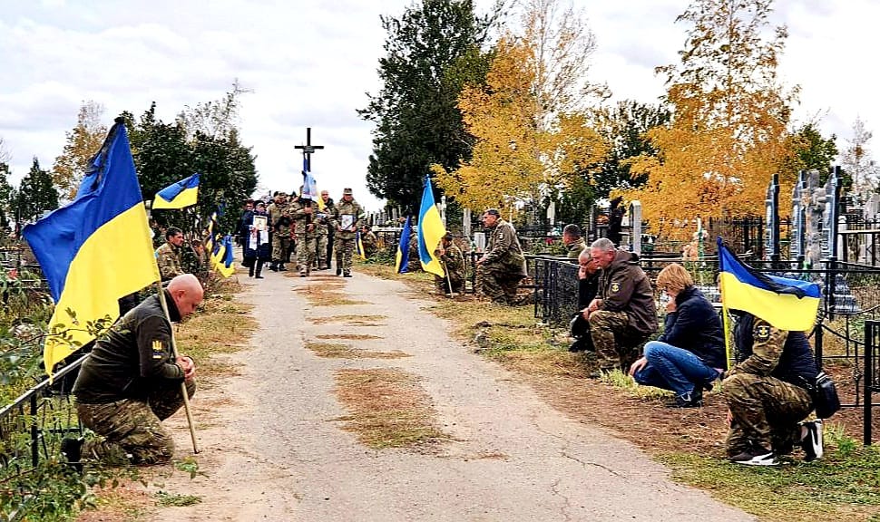 В Одеській області встали на коліна перед загиблим героєм (фото) «фото»