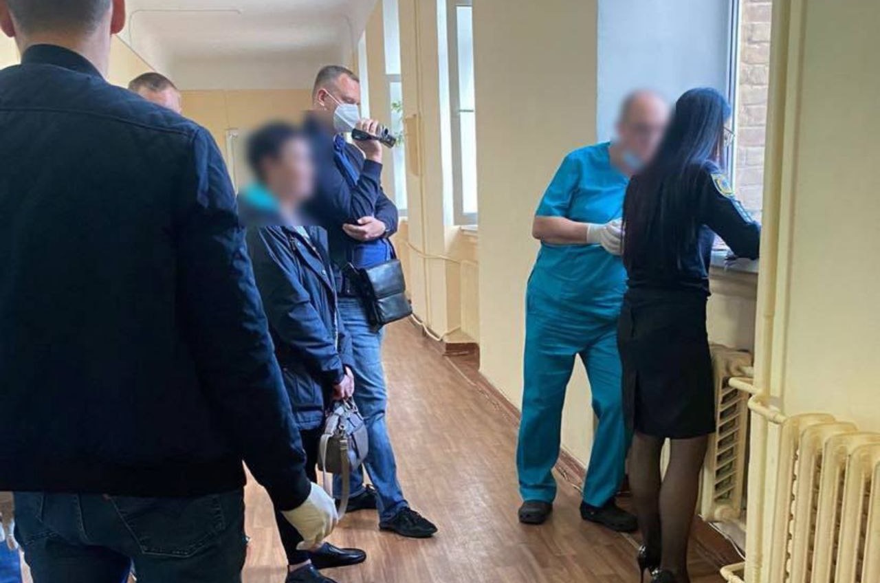В Одесі лікар вимагав гроші за операцію від пораненого бійця (фото) «фото»