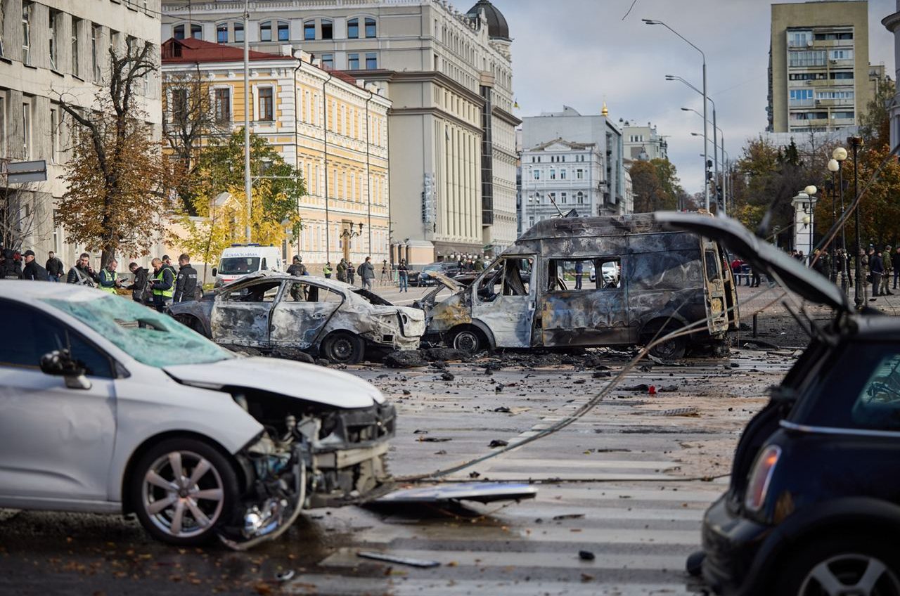 Масові бомбардування українських міст є військовим злочином, – лідери 11 країн ЄС «фото»