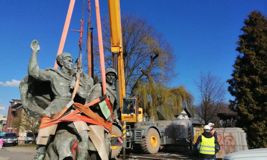 У Польщі демонтують одразу чотири пам’ятника на честь Червоної армії «фото»