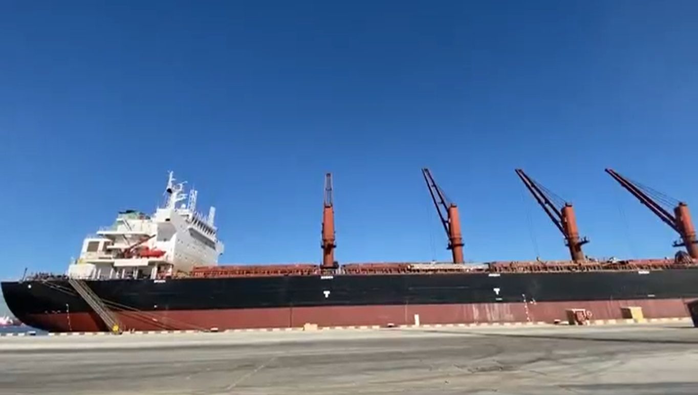 В порту Чорноморська завантажується зафрахтоване ООН судно «фото»