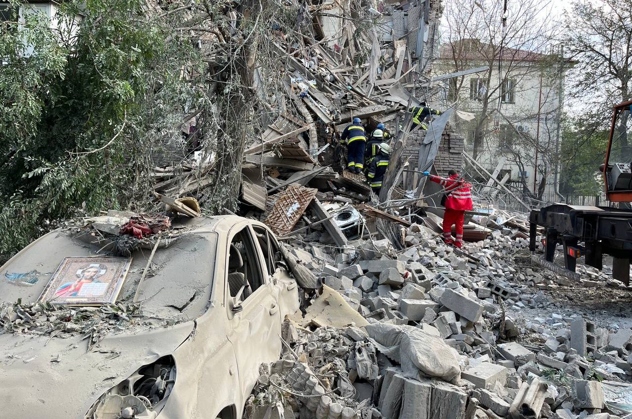 Окупанти вперше атакували Запоріжжя дронами: зруйновані житлові будинки, є жертви (фото) «фото»