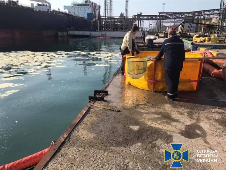 За забруднення в акваторії порту «Південний» власник судна сплатив понад 36,5 млн грн (фото) «фото»