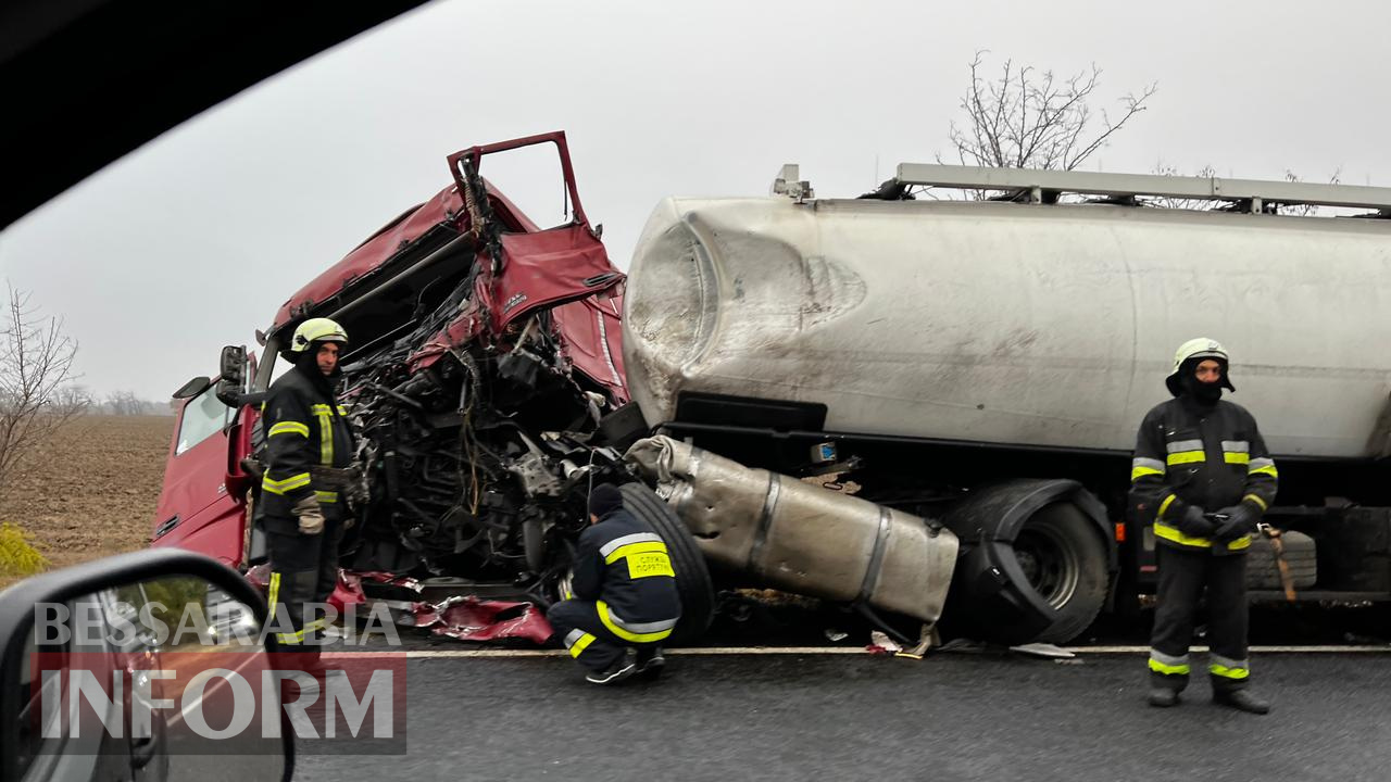 Аварія на трасі Одеса-Рені: другий водій помер у лікарні «фото»