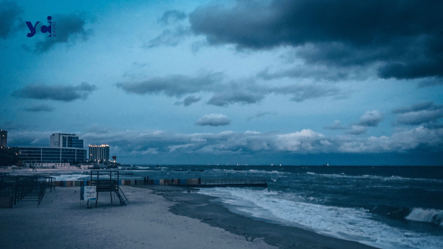 Внаслідок штормової погоди до одного з пляжів Одеси винесло якірну міну «фото»