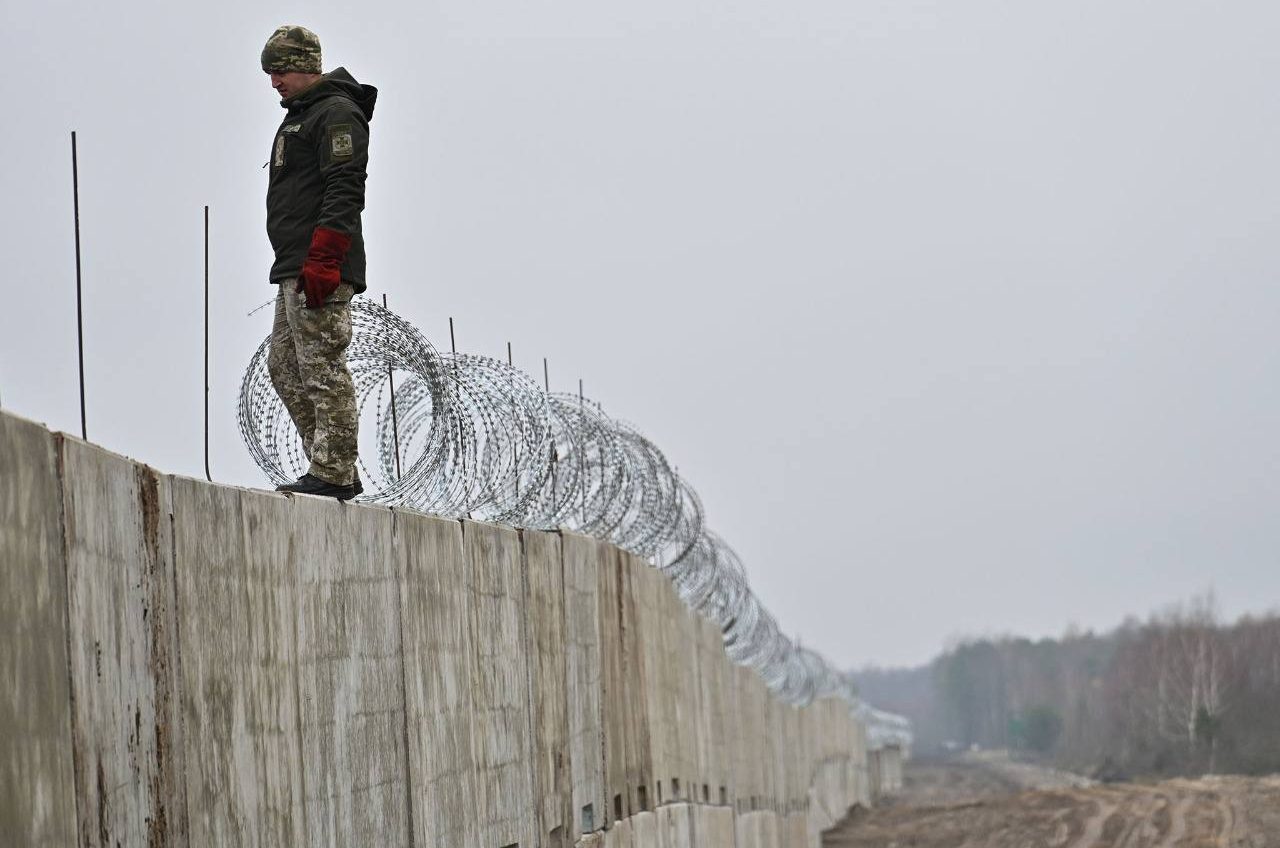 Україна почала будувати стіну на кордоні з Білоруссю (фото) «фото»