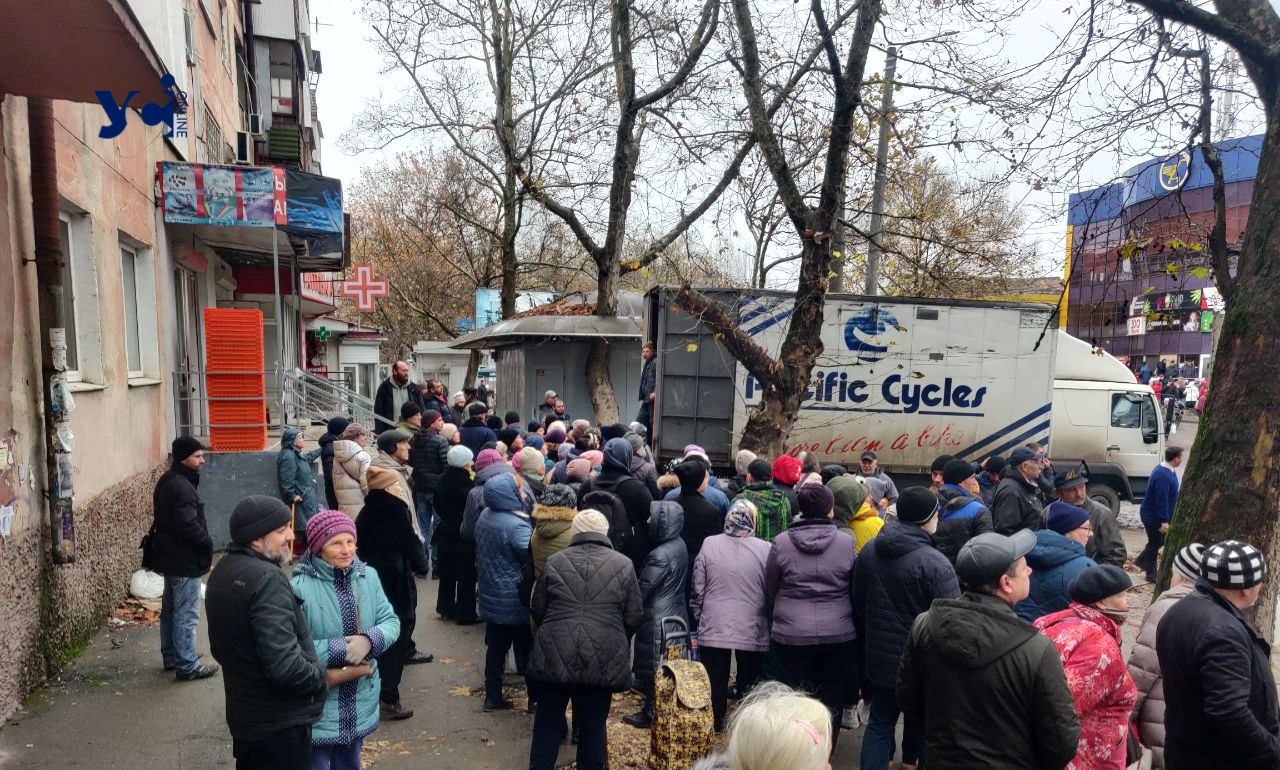 До Херсонщини прибув перший гуманітарний конвой від Одеської області (фото) «фото»