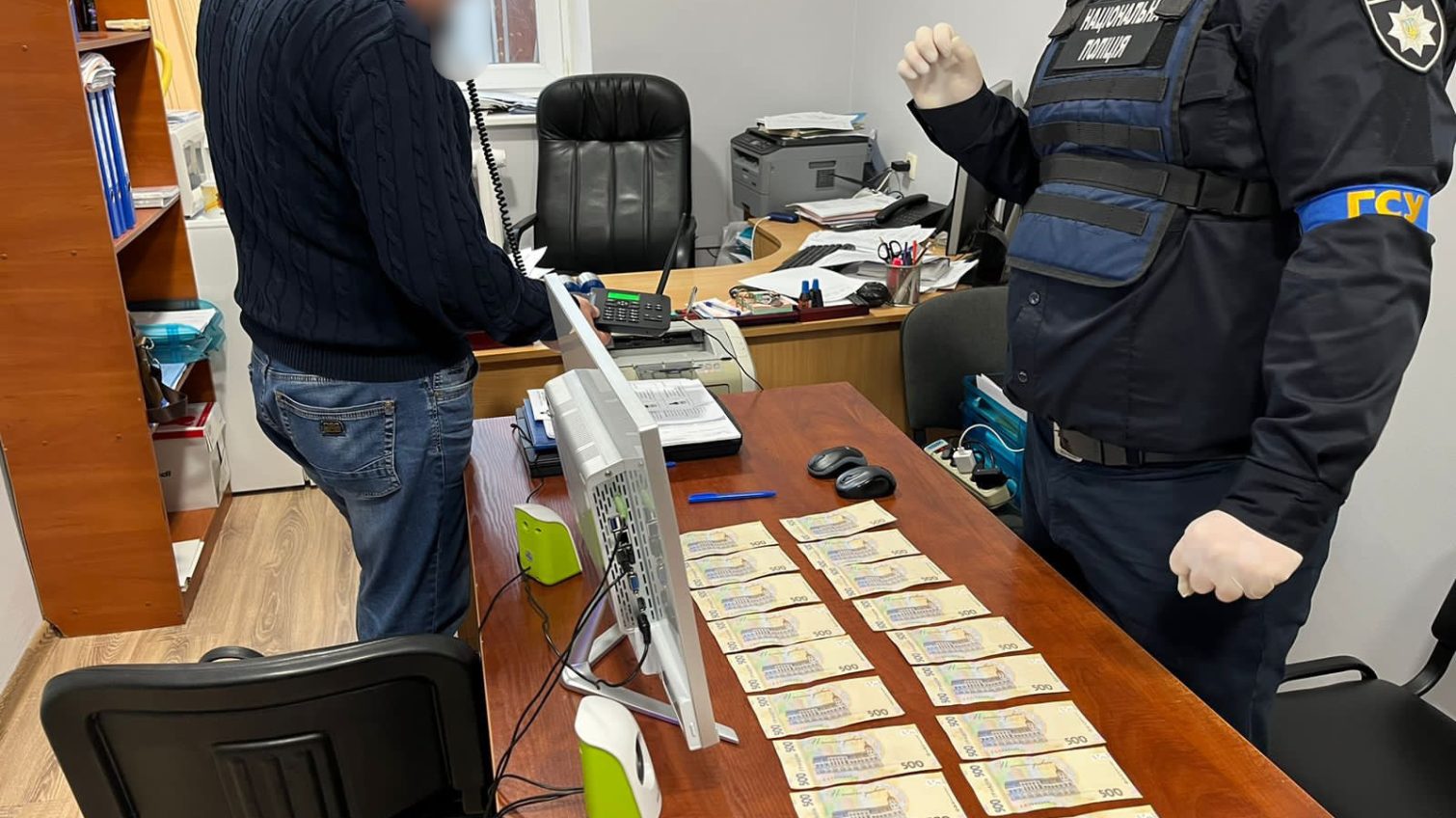 В Одесі на хабарі викрили посадовців обласного бюро судово-медичної експертизи (фото, відео) «фото»