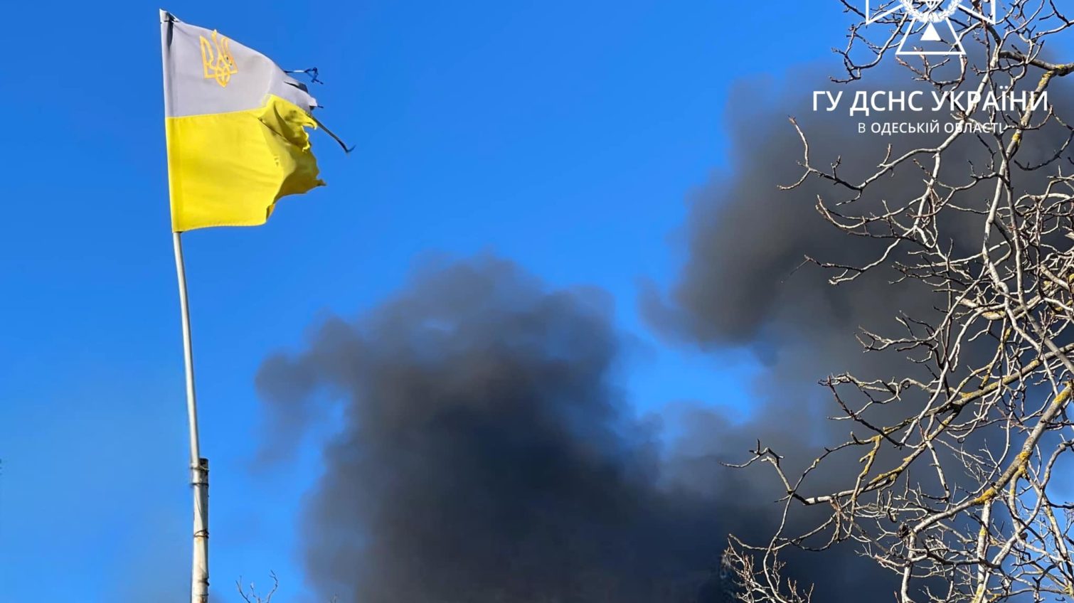 Як ліквідують наслідки ракетної атаки на інфаструктуру Одещини (фото) «фото»