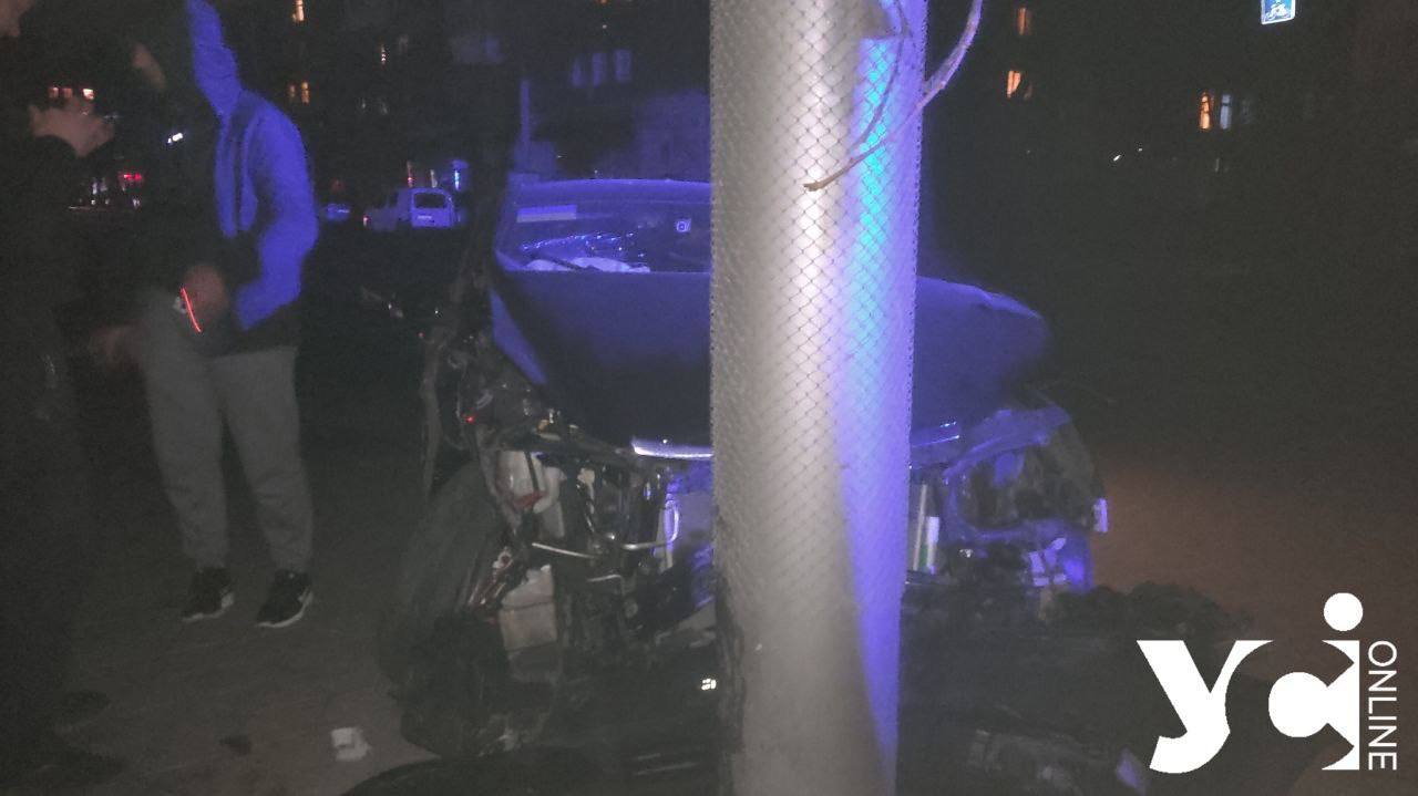 Аварія у центрі Одеси: розтрощени дві машини (фото) «фото»