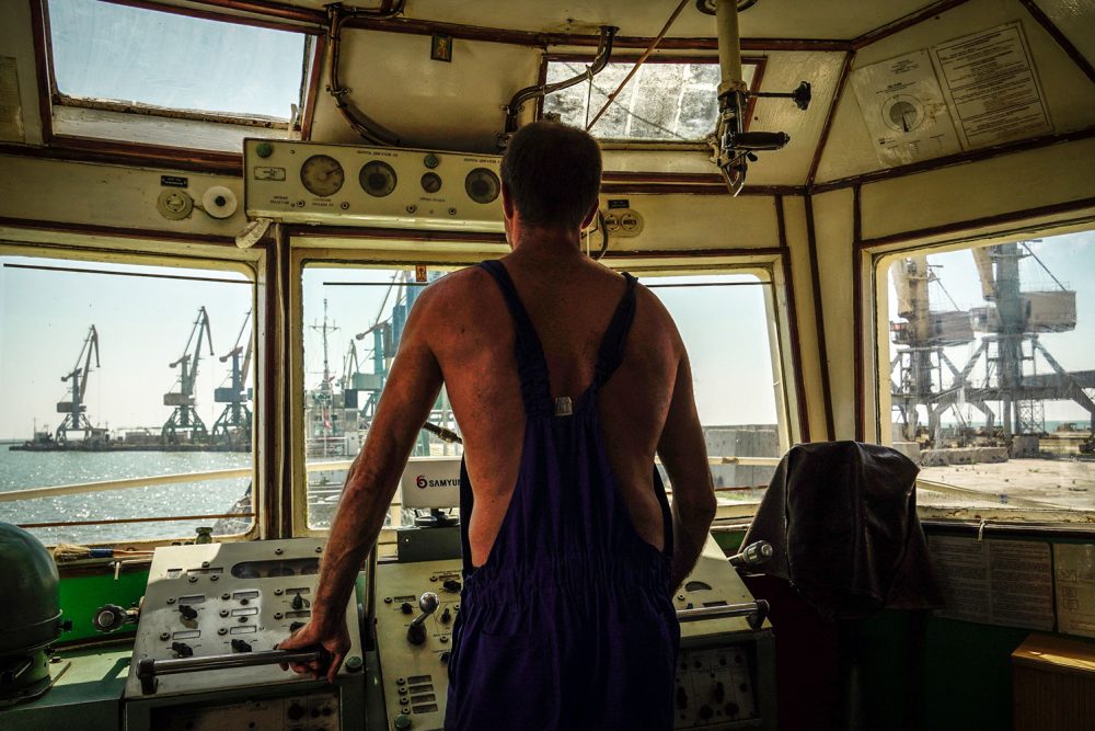 Через російську агресію понад 300 іноземних моряків все ще лишаються в портах України «фото»