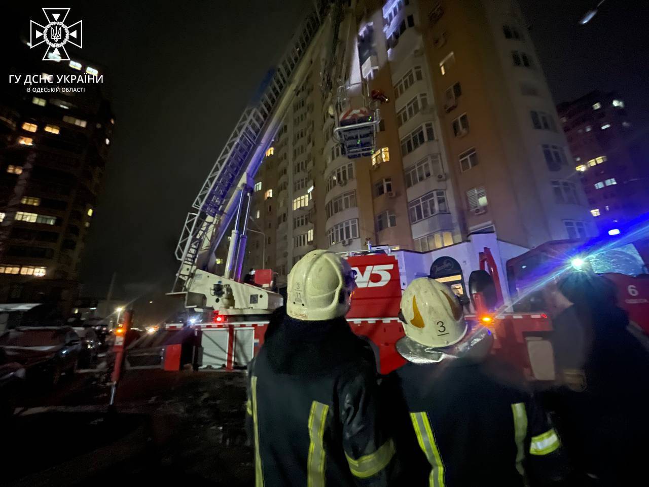 На Маршала Говорова відкритим полум’ям горіла багатоповерхівка (фото ...