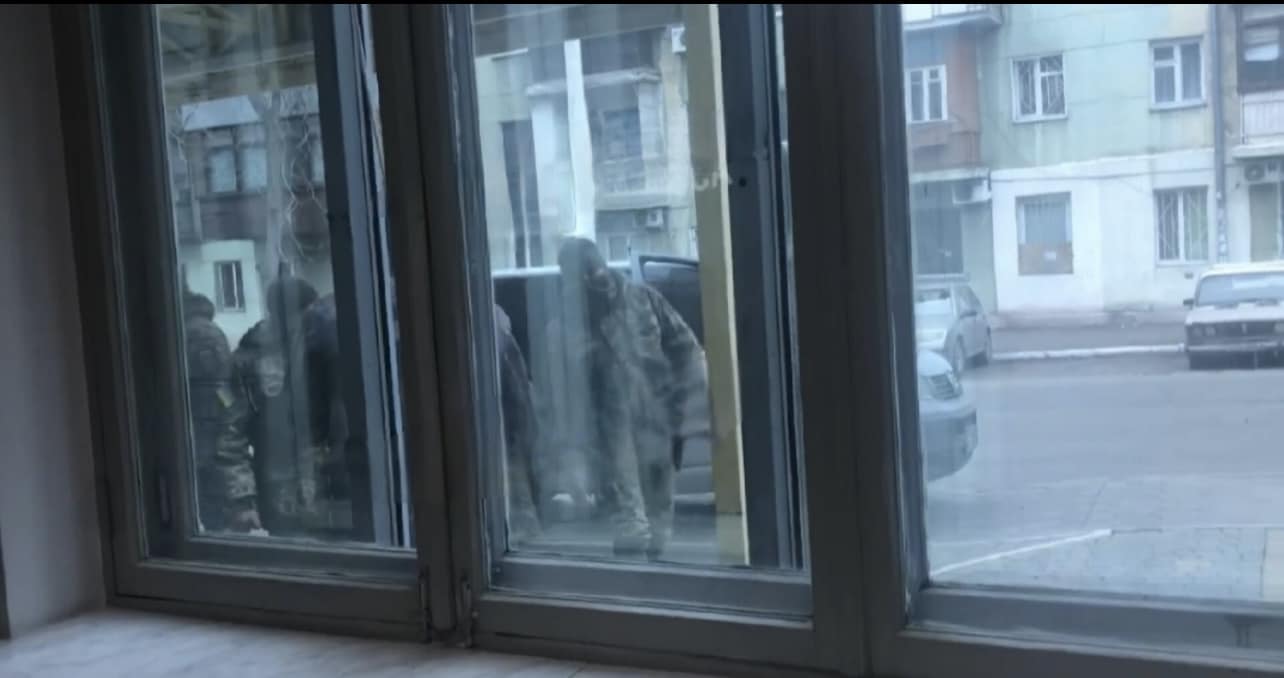 В Одесі прокоментували скандальне відео, де військові, застосувавши силу, затримали ухилянта «фото»