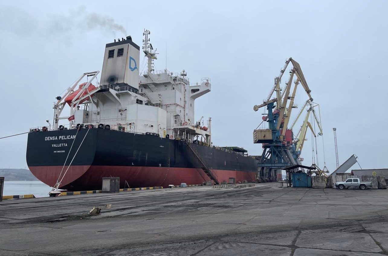 У порту Одещини обробляють найбільше судно з початку року (фото) «фото»