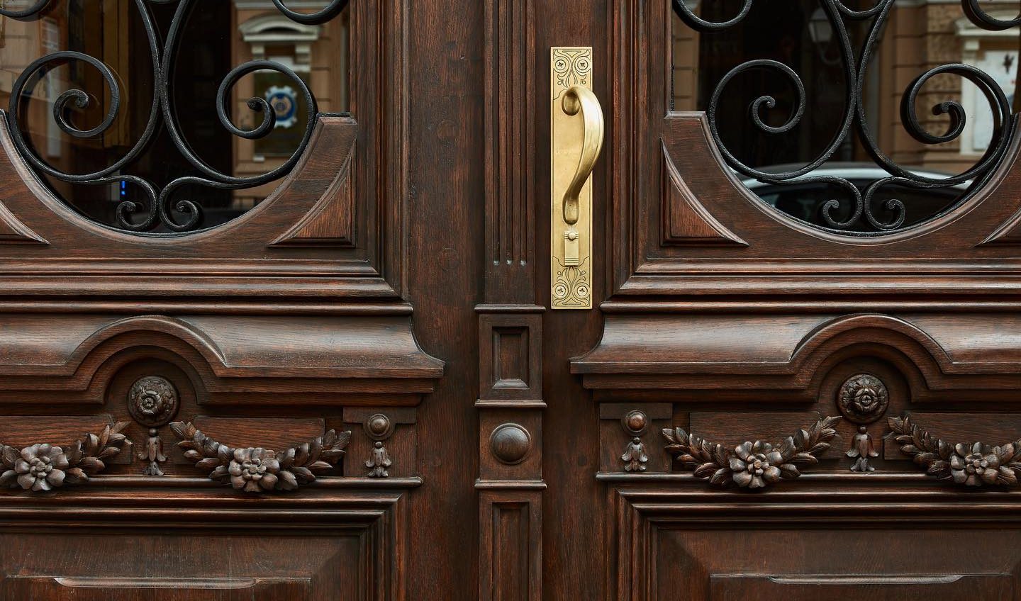 В Одесі відреставрували старовинні двері будинку Навроцького (фото) «фото»