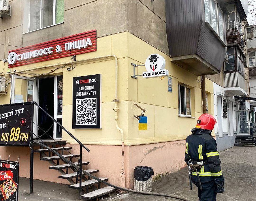 Пожежа спалахнула на кухні одеського закладу (фото) usionline.com Пожежа спалахнула на кухні одеського закладу (фото) «фото»