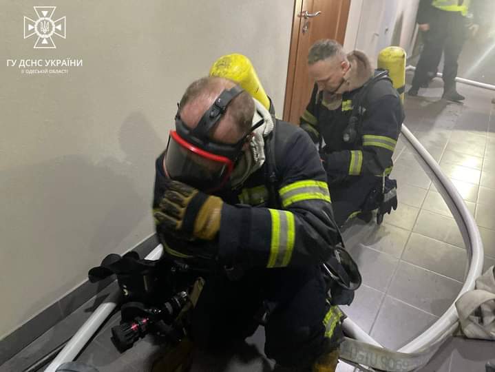 В одеській Аркадії на пожежі загинула жінка (фото) «фото»
