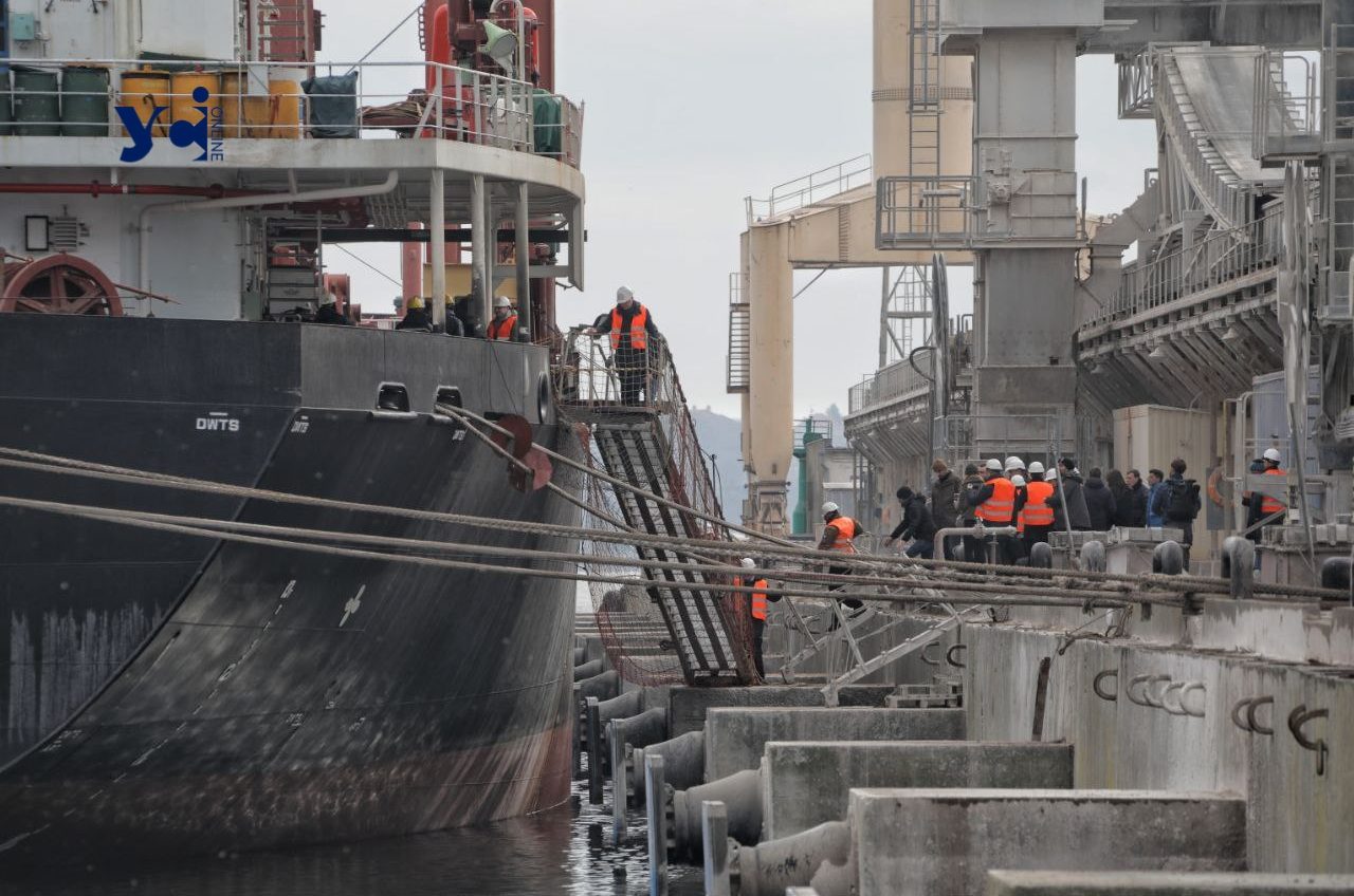 Власники морських суден, які йдуть у порти Одещини, отримуватимуть гарантію «фото»