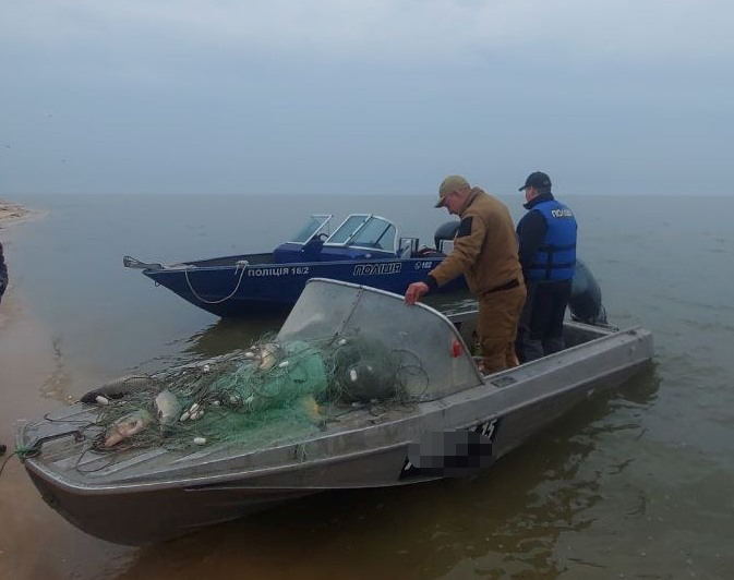 На Дністровському лимані затримали браконьєра з понад 100 кг сазана (фото, відео) «фото»