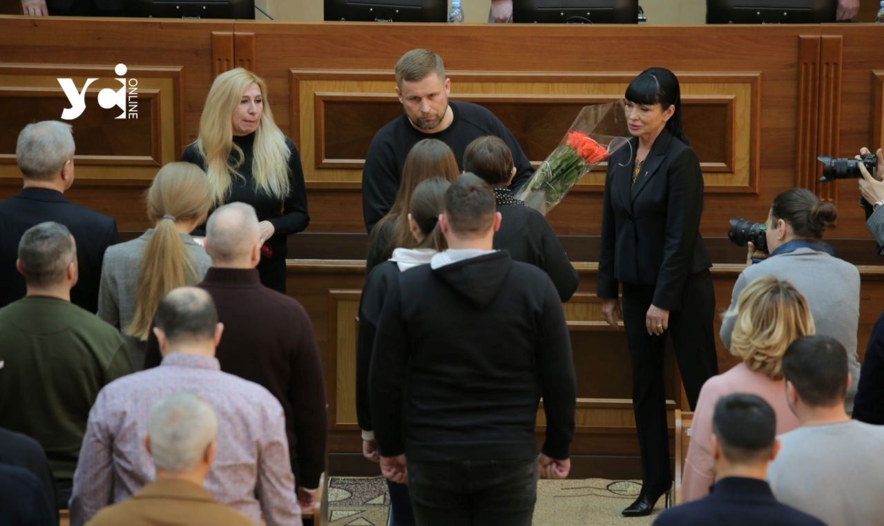 В Одеській облраді нагородили родину загиблого захисника України «фото»