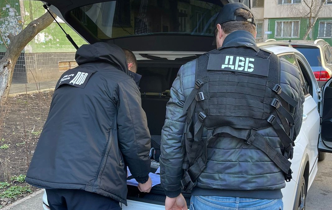Одеські правоохоронці заробили на наркотиках майже 5 млн грн (фото) «фото»
